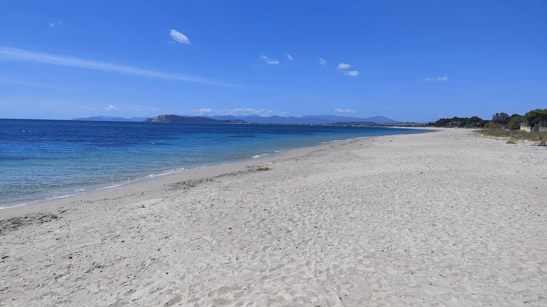 Un Angolo Di Mare In Sardegna Su Forti